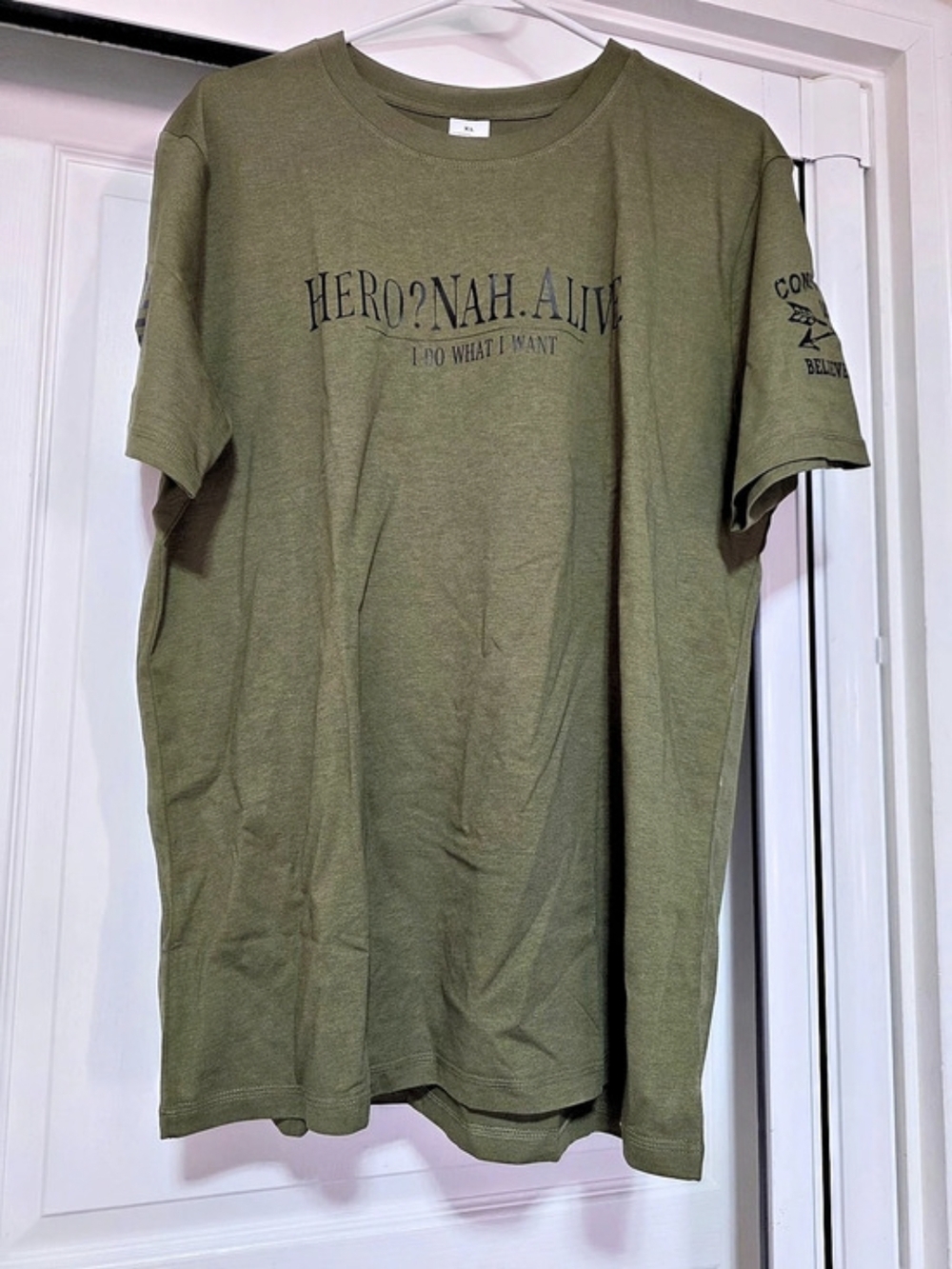 Graphic Tee in Green XL New